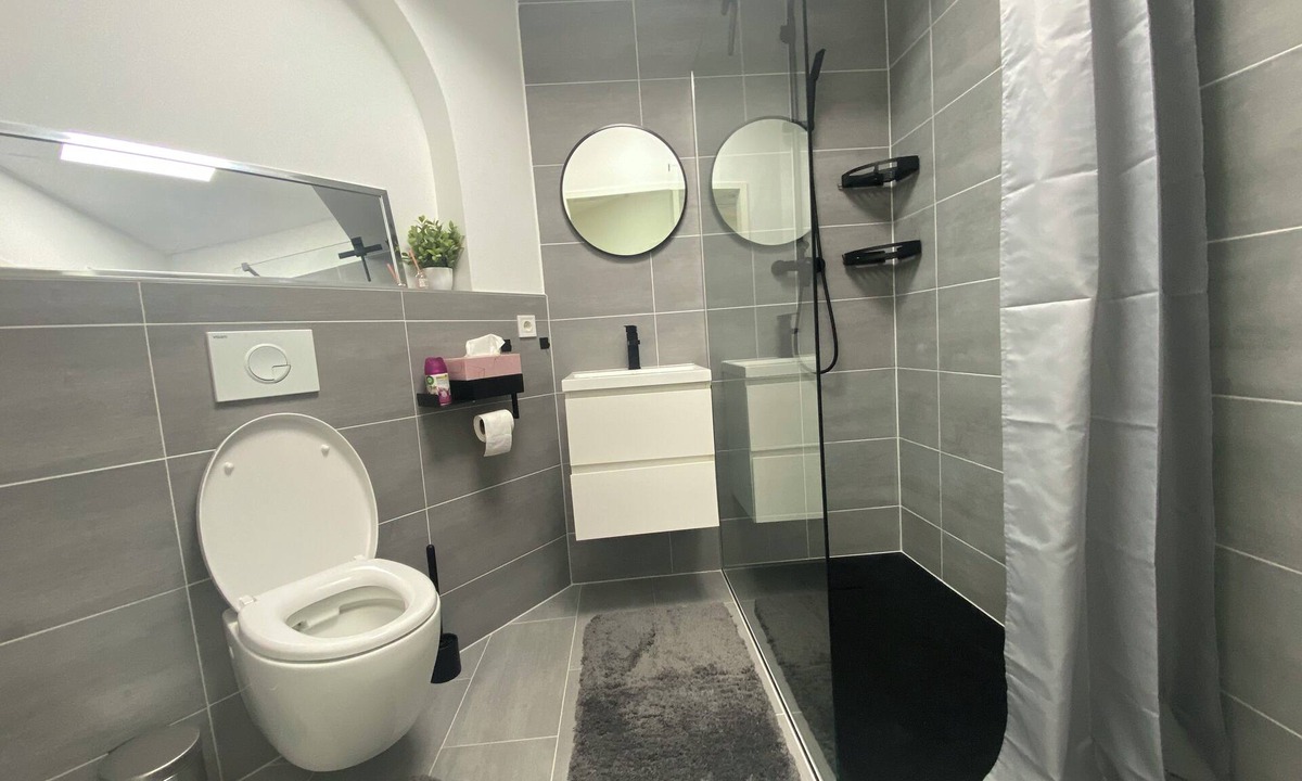 Troisdorf Apartment | bonquartier| Chic, urban oasis with workplace
