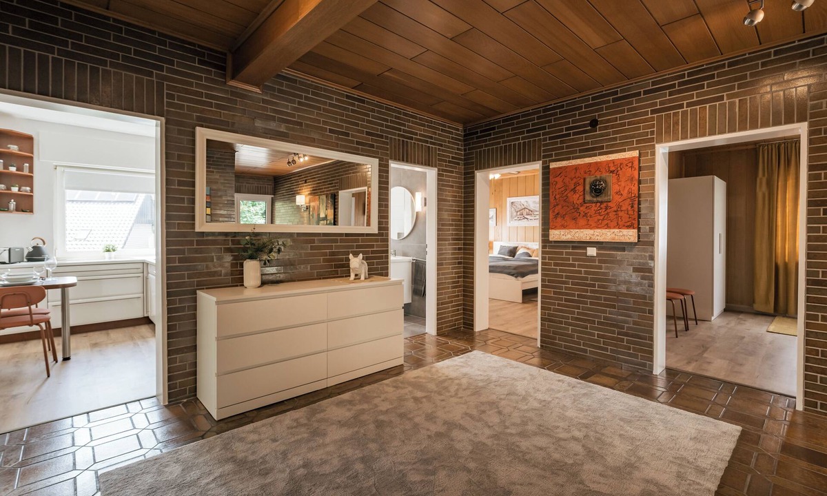 Hennef Apartment | Bonquartier | Modern apartment with workspaces, terrace & parking space