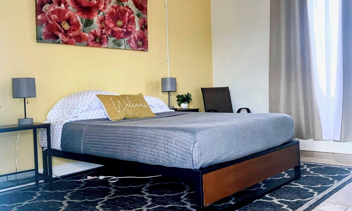 Rockledge Apartment | Bonsai ~ A Modern Motor Court