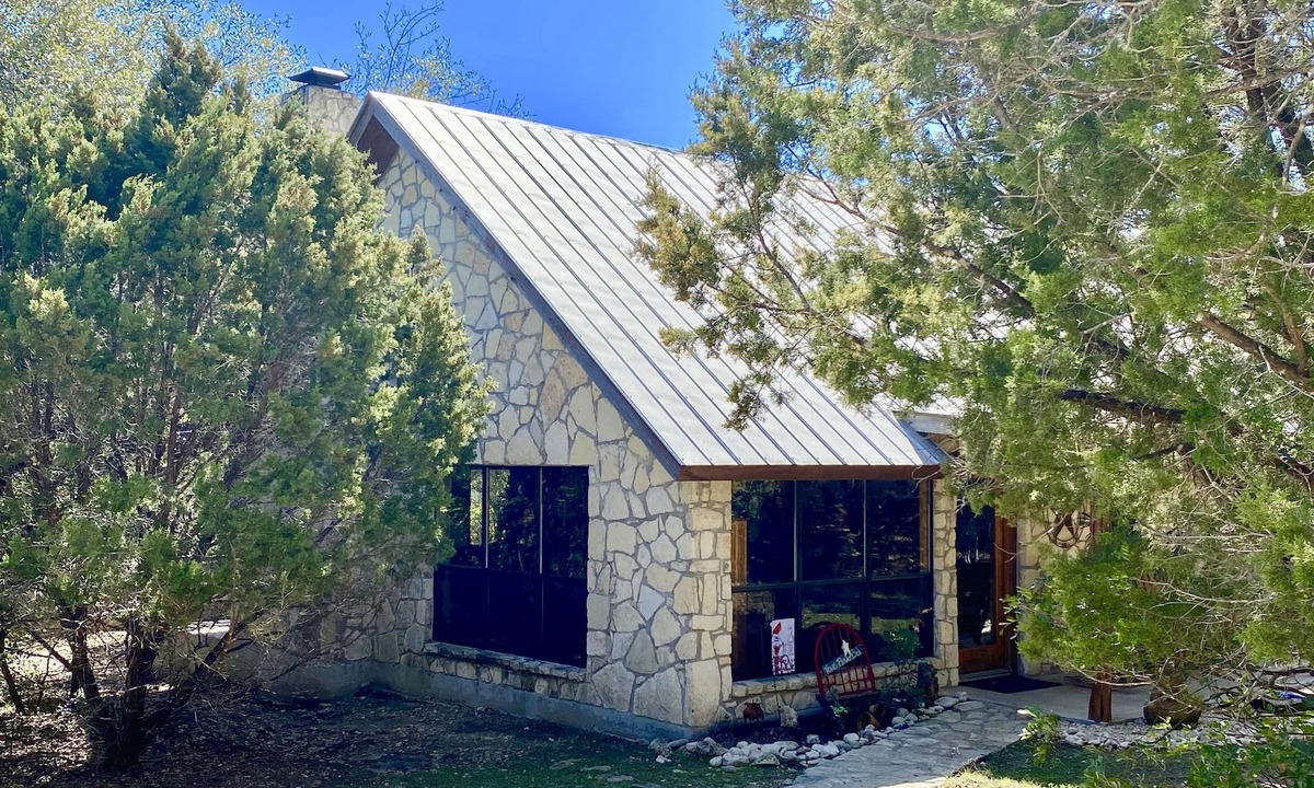 Concan Cabin | Book 3 Nights Get 4th Free ~Jewel of a Cabin, End of Lane, 2 minutes 2 Frio!