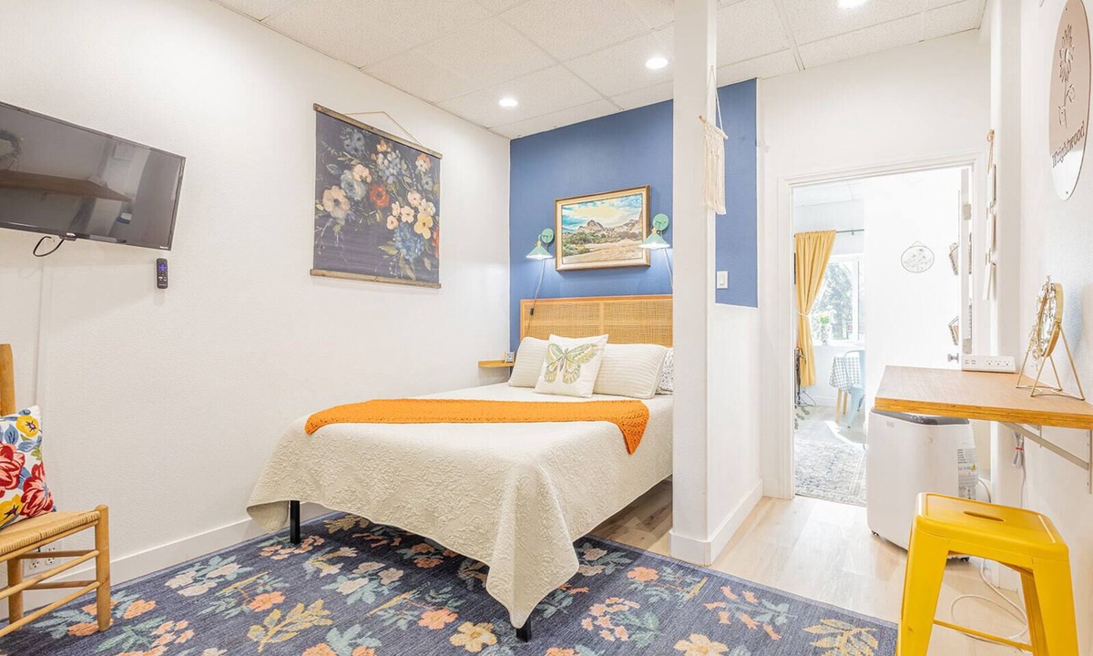 Wrightwood Apartment | Book by the month, traveling worker friendly, newly remodeled
