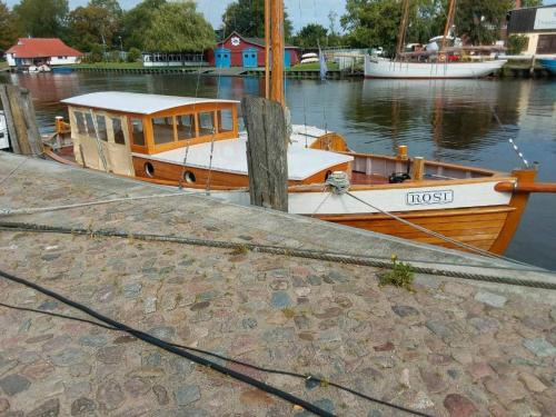 Greifswald City Centre Boat Rental | Boot Rosi Hafen Greiswald