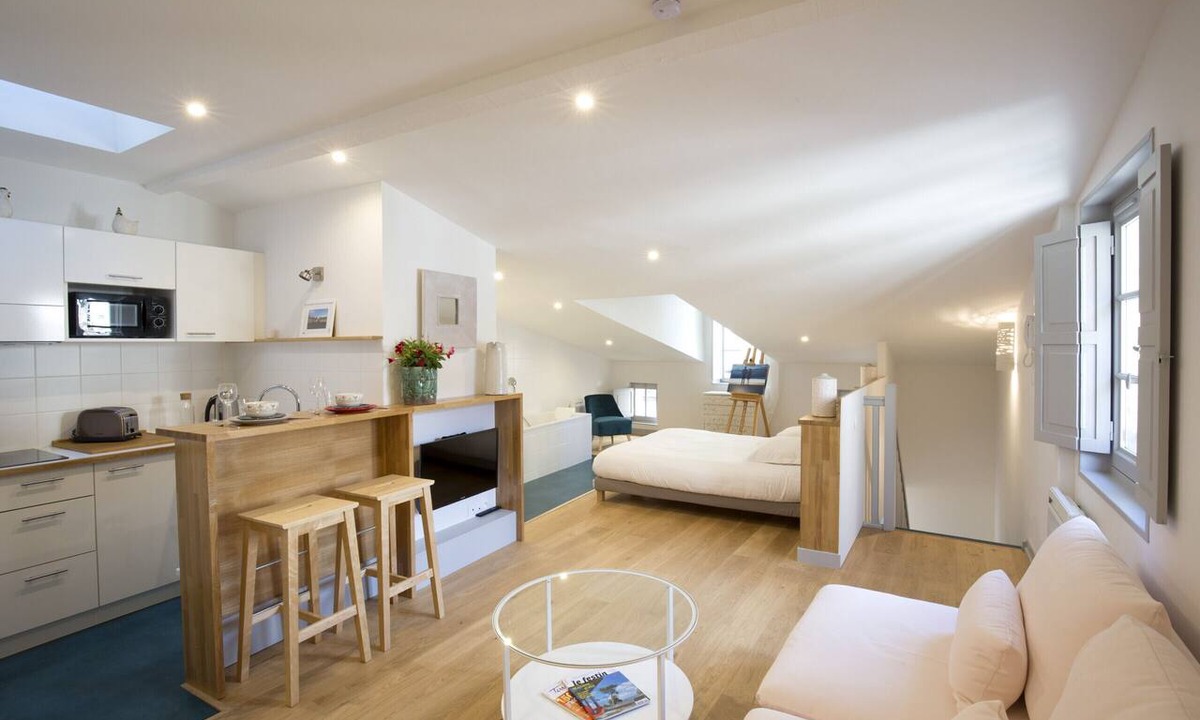 Saint-Michel Apartment | Bordeaux Historic Center Superior double studio