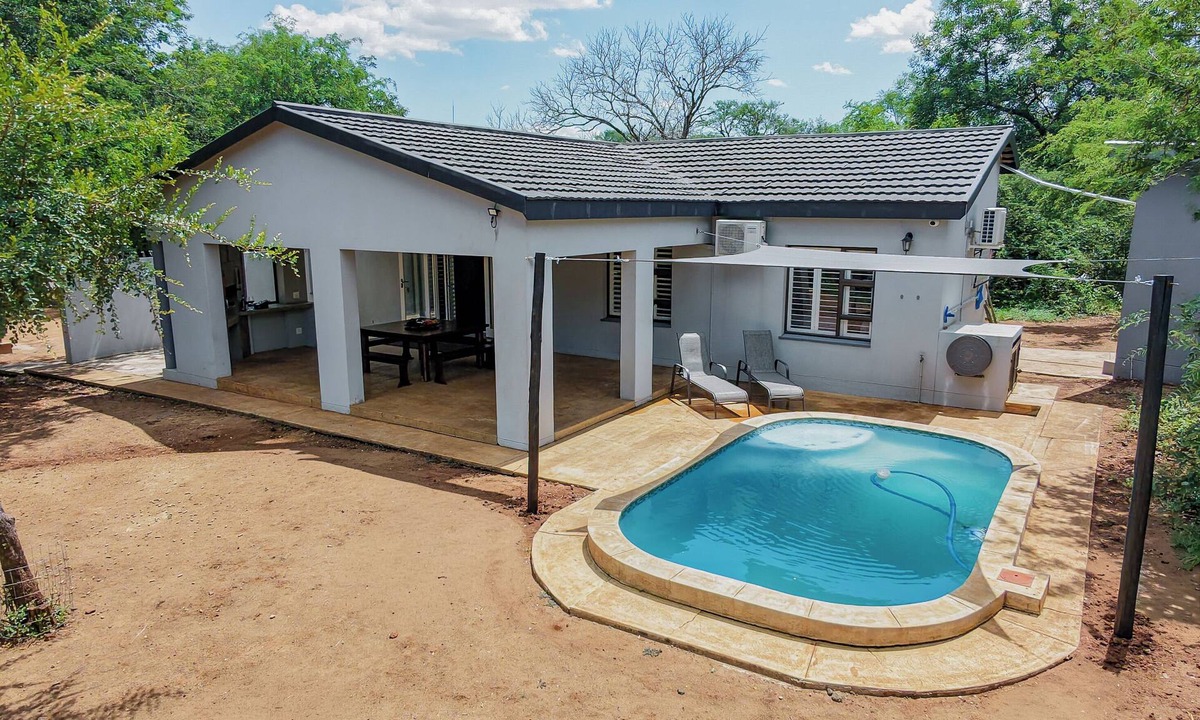 Marloth Park House | Bordering Kruger, our Marloth Park stay puts Africa’s wildlife at your door