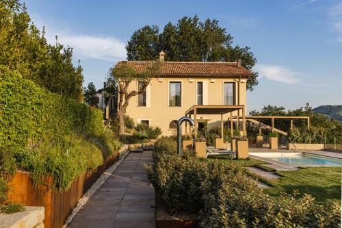 Castel San Pietro Terme House | Borgo alle Crete