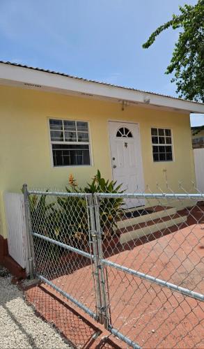 Garrison Historic Area House | Bornu Apartment