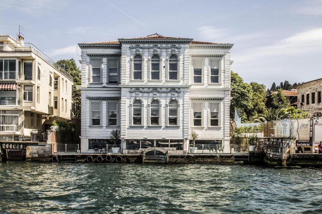 Inegeul Hotel | Bosphorus Palace Hotel