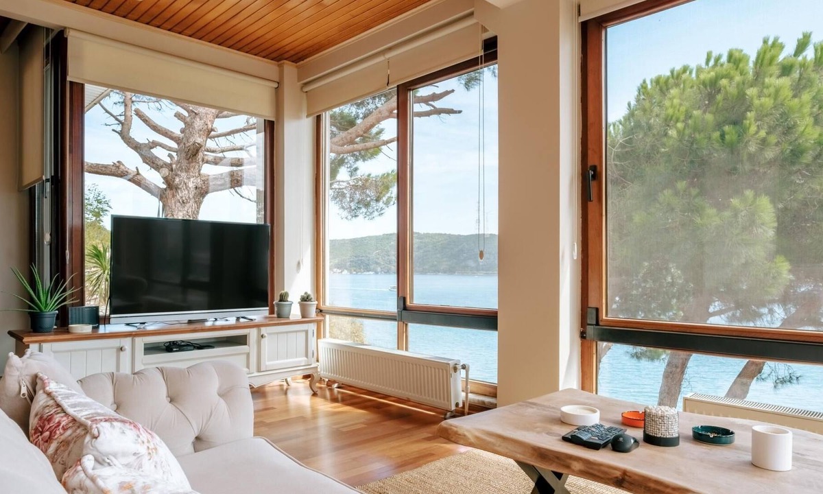 Sariyer House | Bosphorus View House with Garden 5 min to Coast
