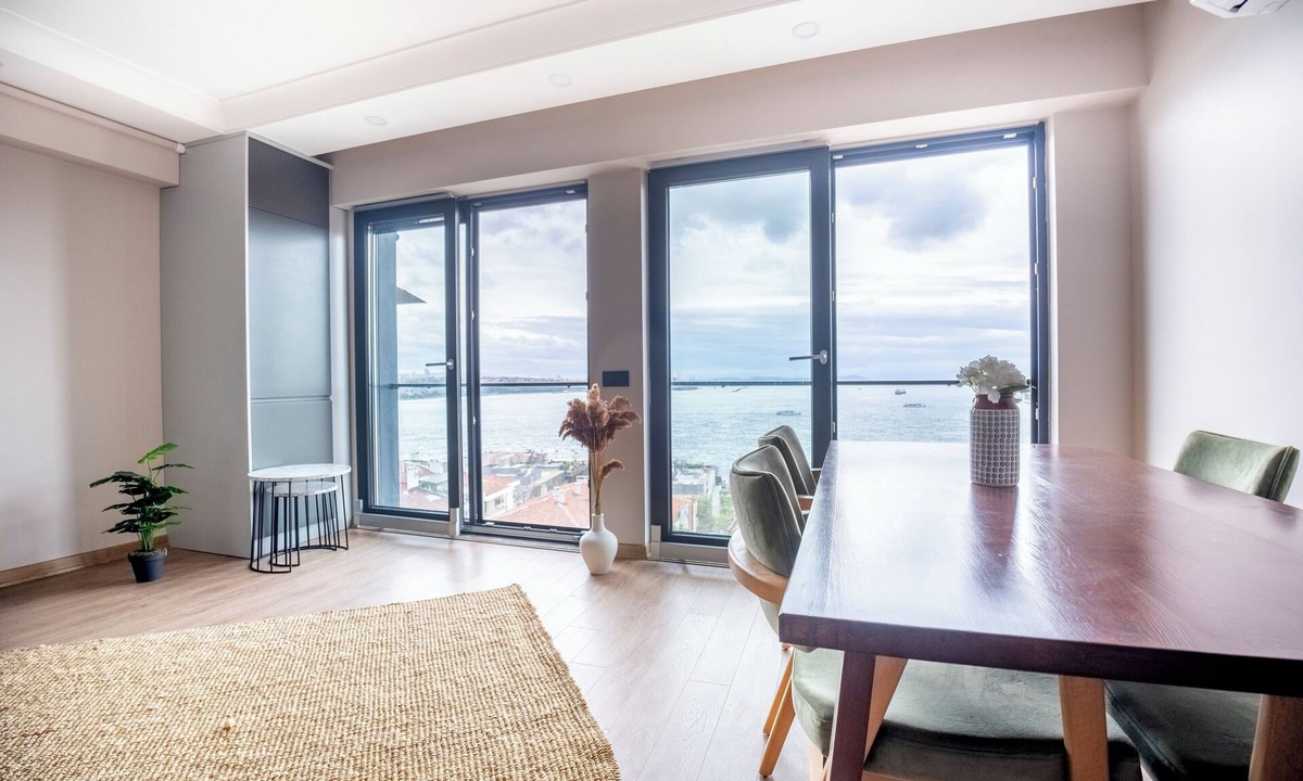 Bahcelievler Apartment | Bosphorus View with 2 bedrooms and WiFi, AC, Elevator