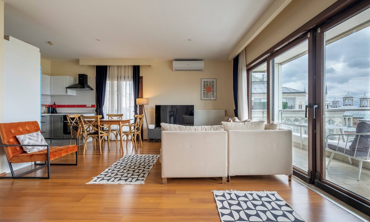 Tophane Apartment | Bosphorus View with 3 Large Bedrooms with WiFi, AC, Elevator