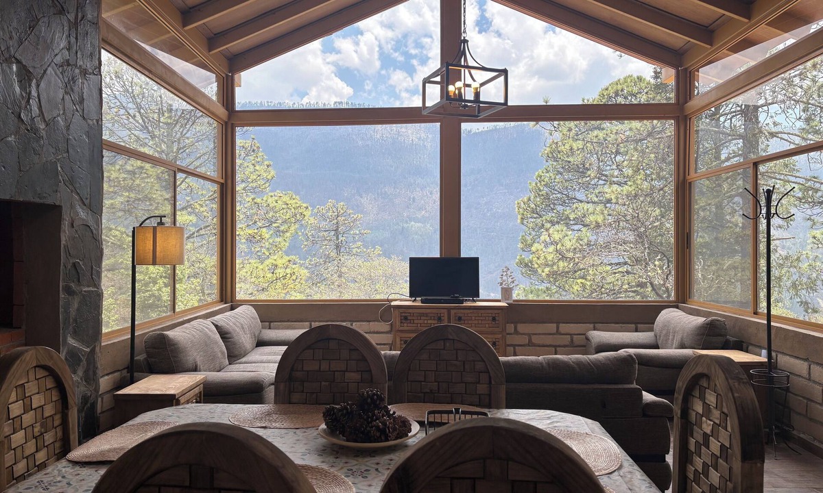 San Antonio de Las Alazanas Cabin | Bosques de Monterreal cabin, close to the golf course