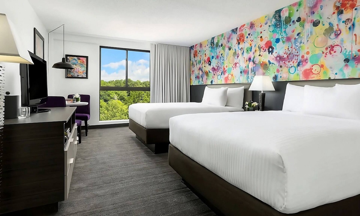 Lower Allston Hotel | Boston Getaway! Short Drive to Fenway Park, TD Garden, New England Aquarium!