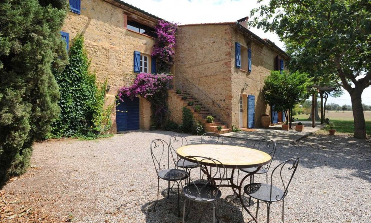 Thuir House | Bougainvillee - THUIR