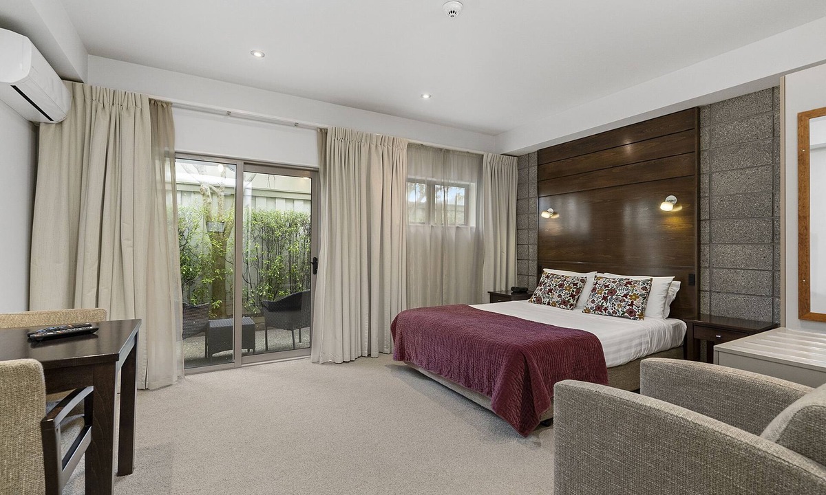 Lower Hutt Hotel | Boulcott Lodge