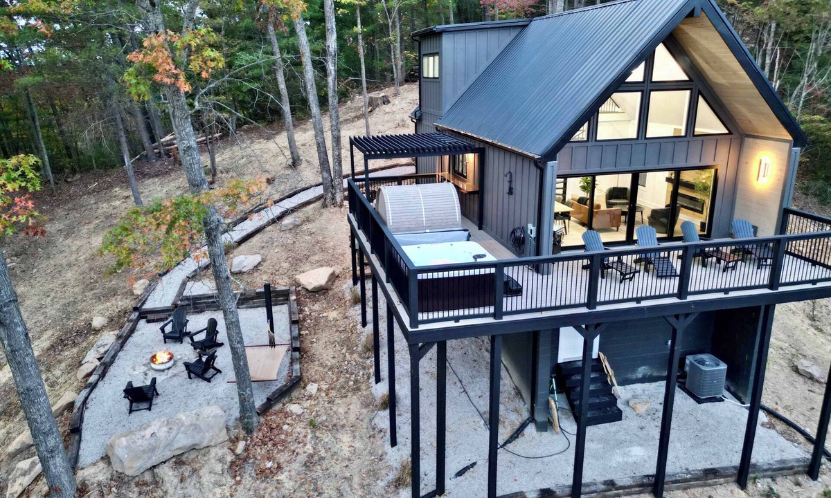 Denniston Cabin | Boulder Outlook | Epic views | Sauna/Hot tub |Wifi