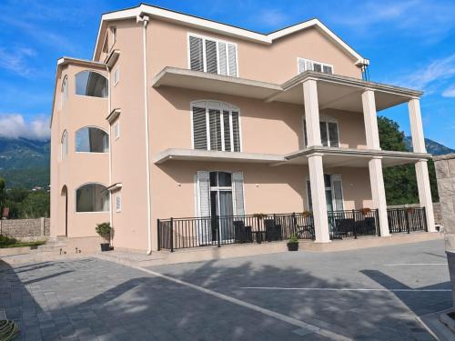 Radanovici Apartment | Boulevard Apartments