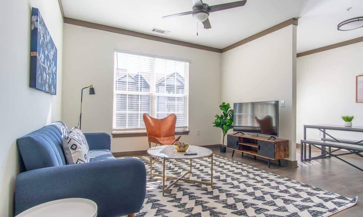 Middletown Apartment | Boulevard Stays Expansive 1BR Suite, Parking