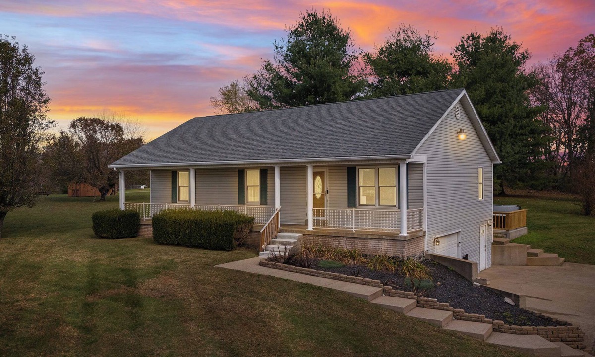 Bardstown House | Bourbon Basecamp: 1.5 Acres, Game + Movie Room, 3 Bedrooms