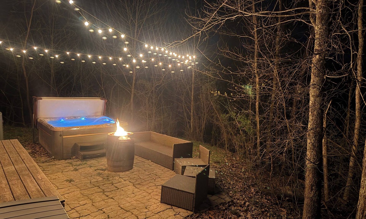 Chaplin House | Bourbon Trail Container Home with Hot Tub 🔥 Private Retreat