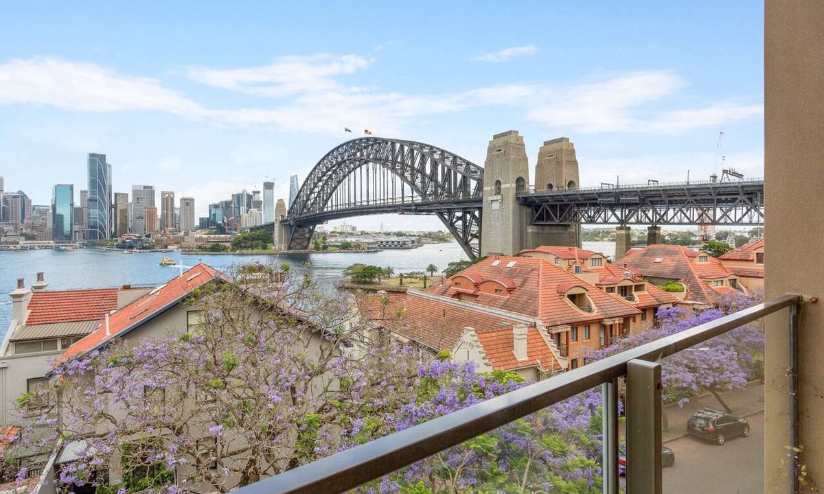 Kirribilli Apartment | Boutique 2-Bed with Stunning Sydney Harbour Views