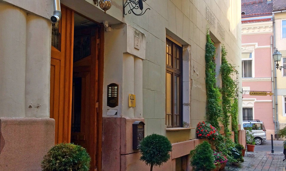 Budavar Apartment | Boutique Studio Suite in Buda Castle (Castle District) - Luxury Eco-Cooling