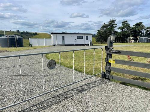Kaipara District House | Boutique Tiny House Stargazing & Rural Views
