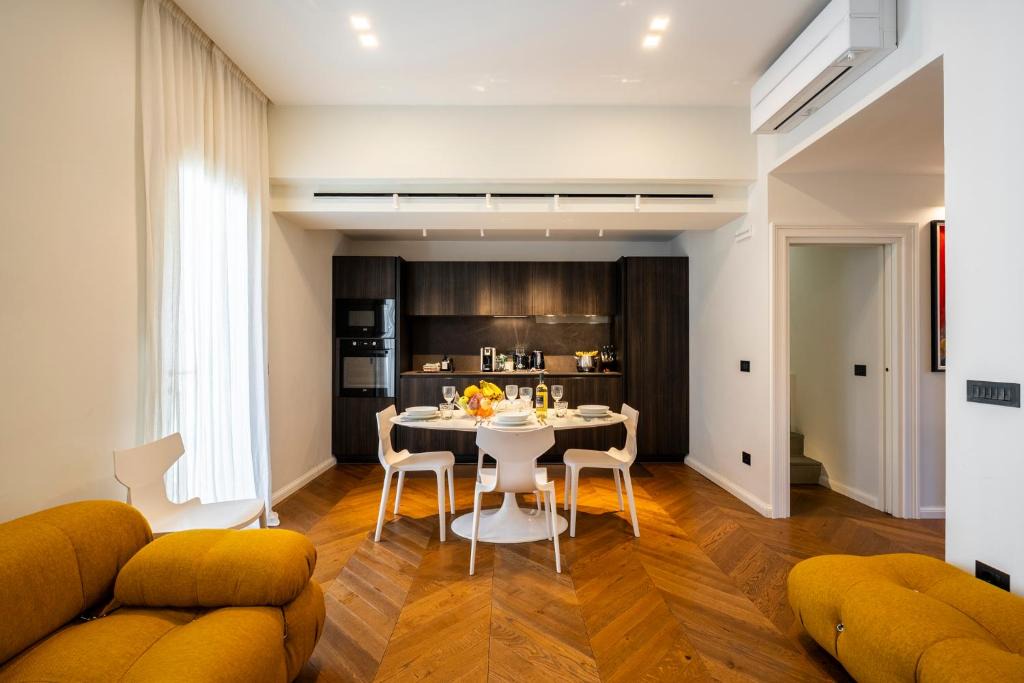 Santo Spirito Apartment | Boutique Villa "Burchiello" with terrace on Green view