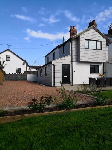 Cinderford House | Bowkett Cottage