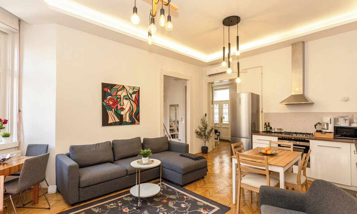 Erzsebetvaros Apartment | BP Sky - Spacious four bedroom in central Budapest
