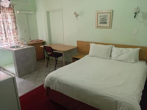 Gaborone Bed & Breakfast | Brackendene Lodge