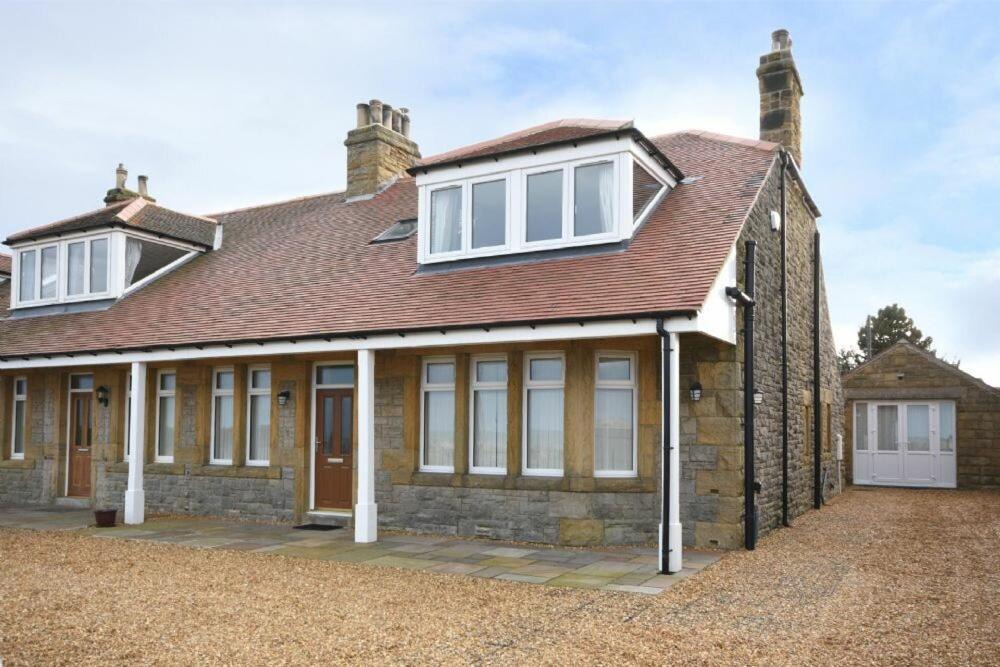 Seahouses House | Bradacar