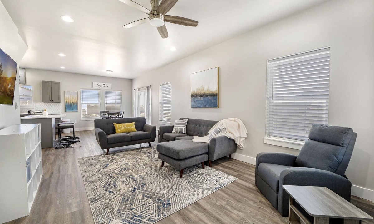 Twin Falls House | Brand New Construction 2 level townhome Central TF 899