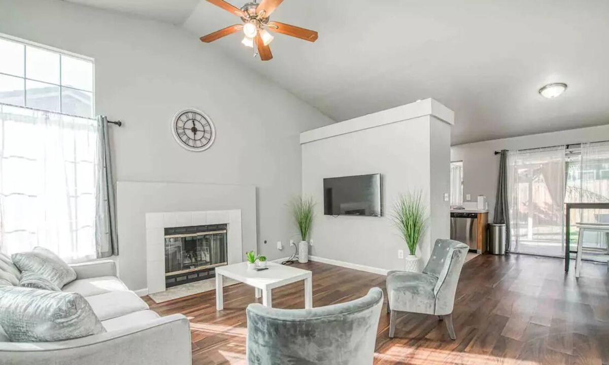 Clovis House | Brand New Everything! Clovis Charmer