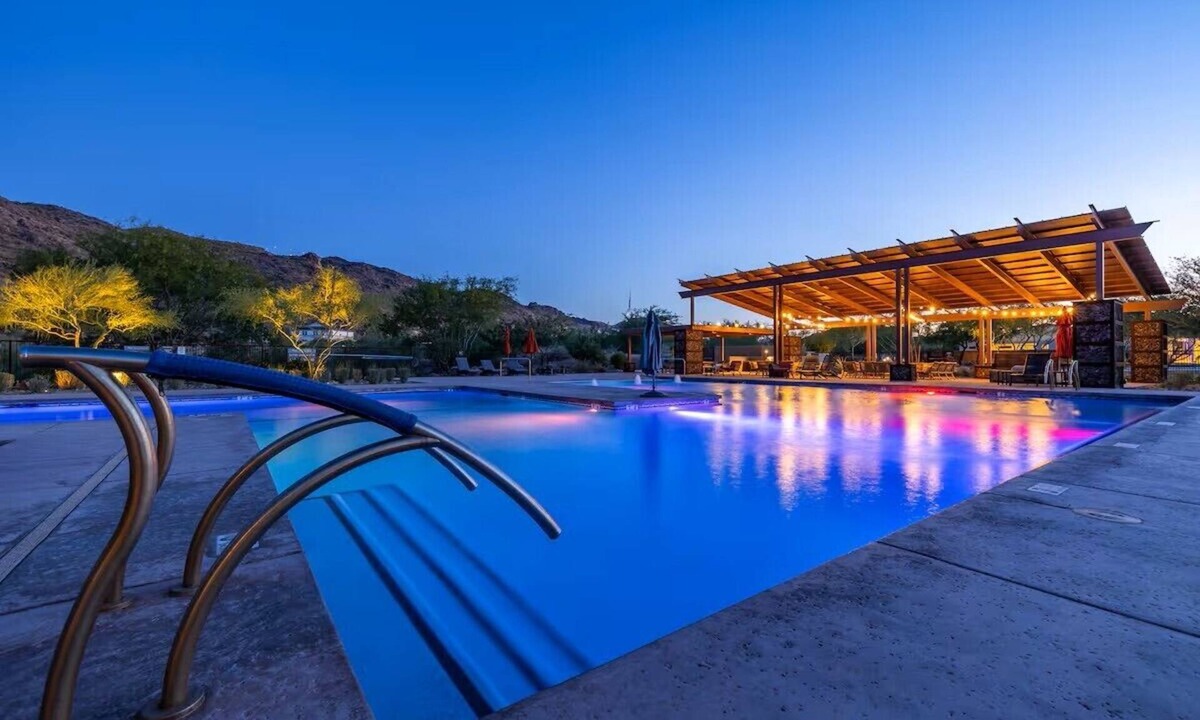 South Mountain House | Brand New Modern Gated 3BR Retreat – Pool, Jacuzzi, Gym & Stunning Views
