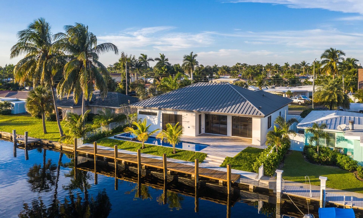Garden Isles Villa | Brand New Modern - Luxe Waterfront Villa