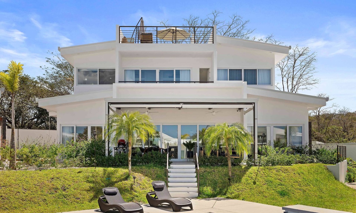 Avellanas Beach House | Brand New Professionally Decorated Luxury 4 Bed Avellanas Home Minutes to Beach