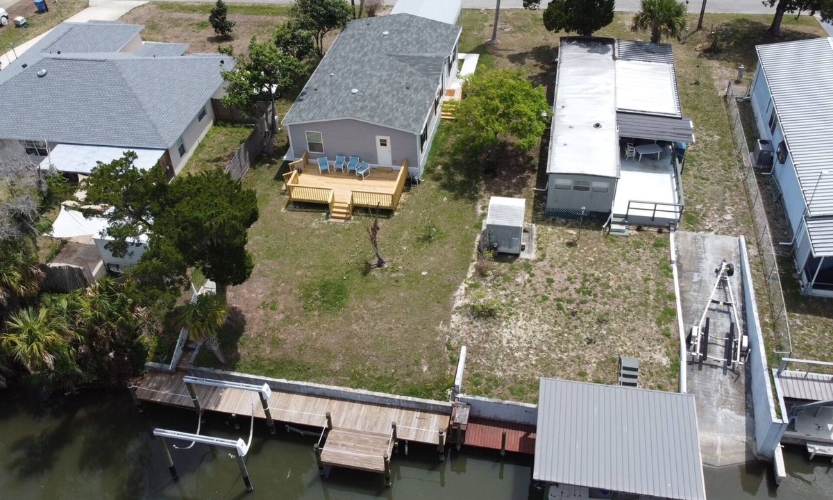 South Waterfront Park House | Brand New Waterfront 3 Bedroom with dock