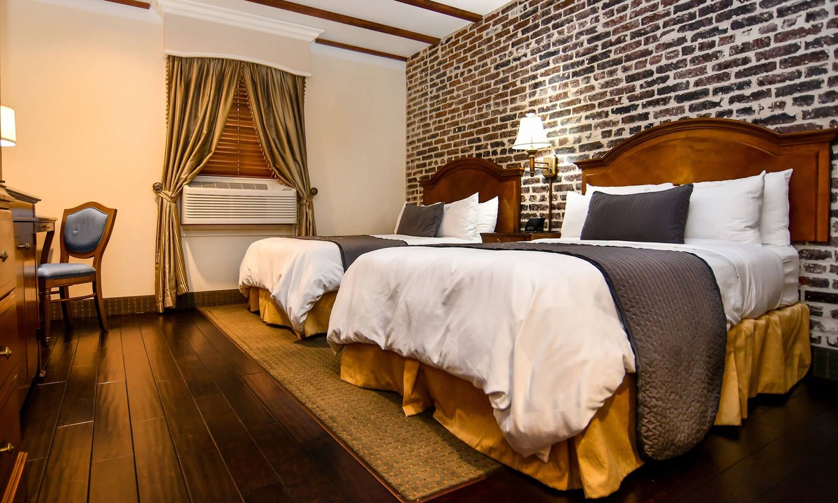 Downtown Hotel | Brand Plaza Hotel