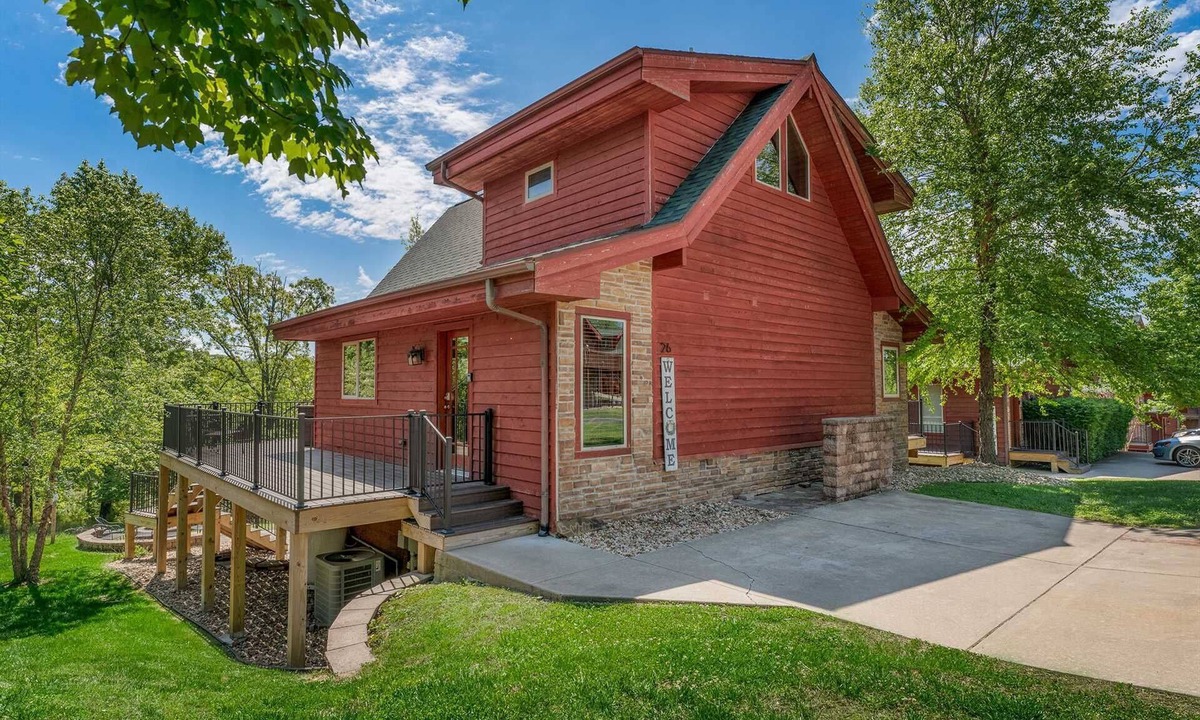 Branson House | Branson Cabin with Huge Deck on Table Rock Lake - Walk down to the Lake -26