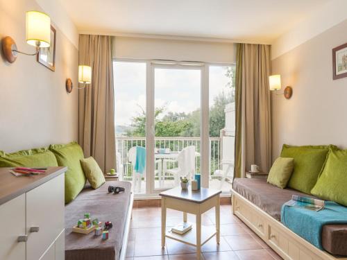 Branville Apartment | Branville Duplex Apartment for 6