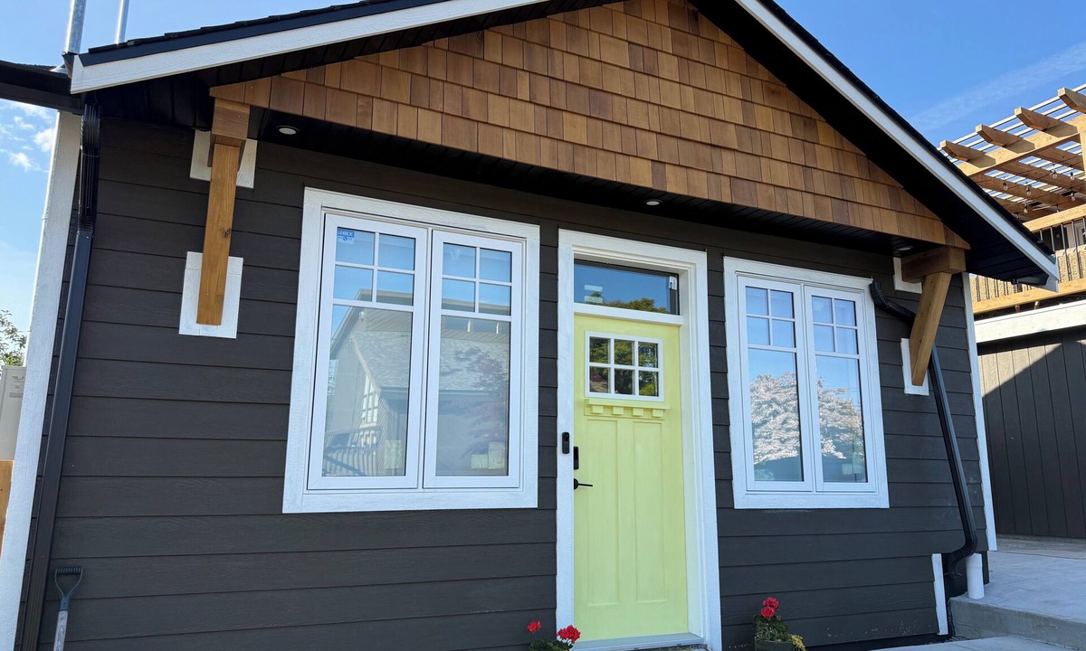 Campbell River House | Brass Apple Cottage, Brass Apple Cottage - brand new in Campbell River