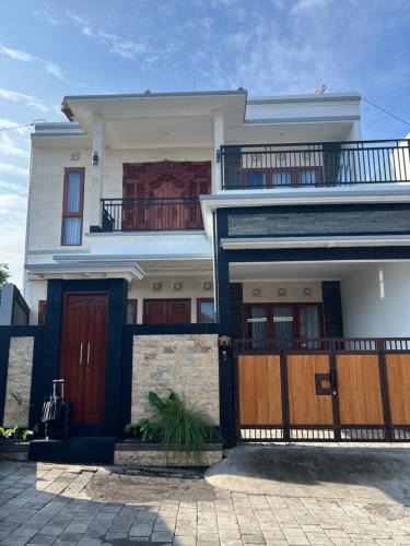 Denpasar Timur Villa | Bratavilla