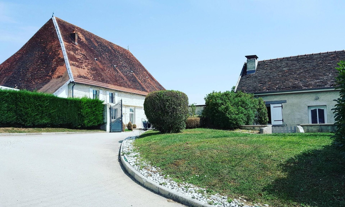 Paroisse Notre-Dame Cottage | Bread oven - Labeled lodging, less than 2 km from the center of Dole