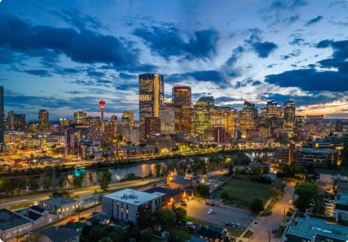 Crescent Heights Apartment | Breath Taking View-TopFloorPHaccess-DTskyline-2BR2WR-5Guest