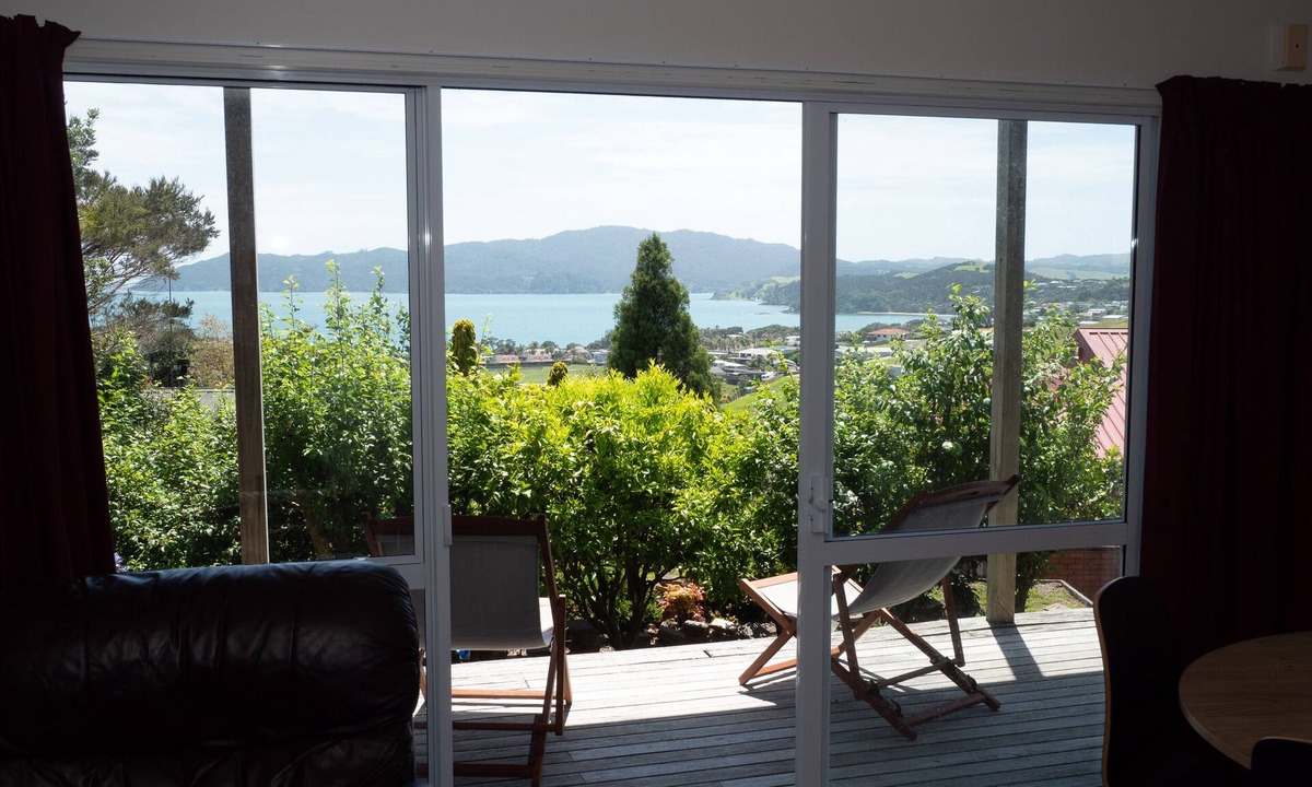 Cable Bay House | Breath taking views, lots of room for whole family/friends for fun in the sun