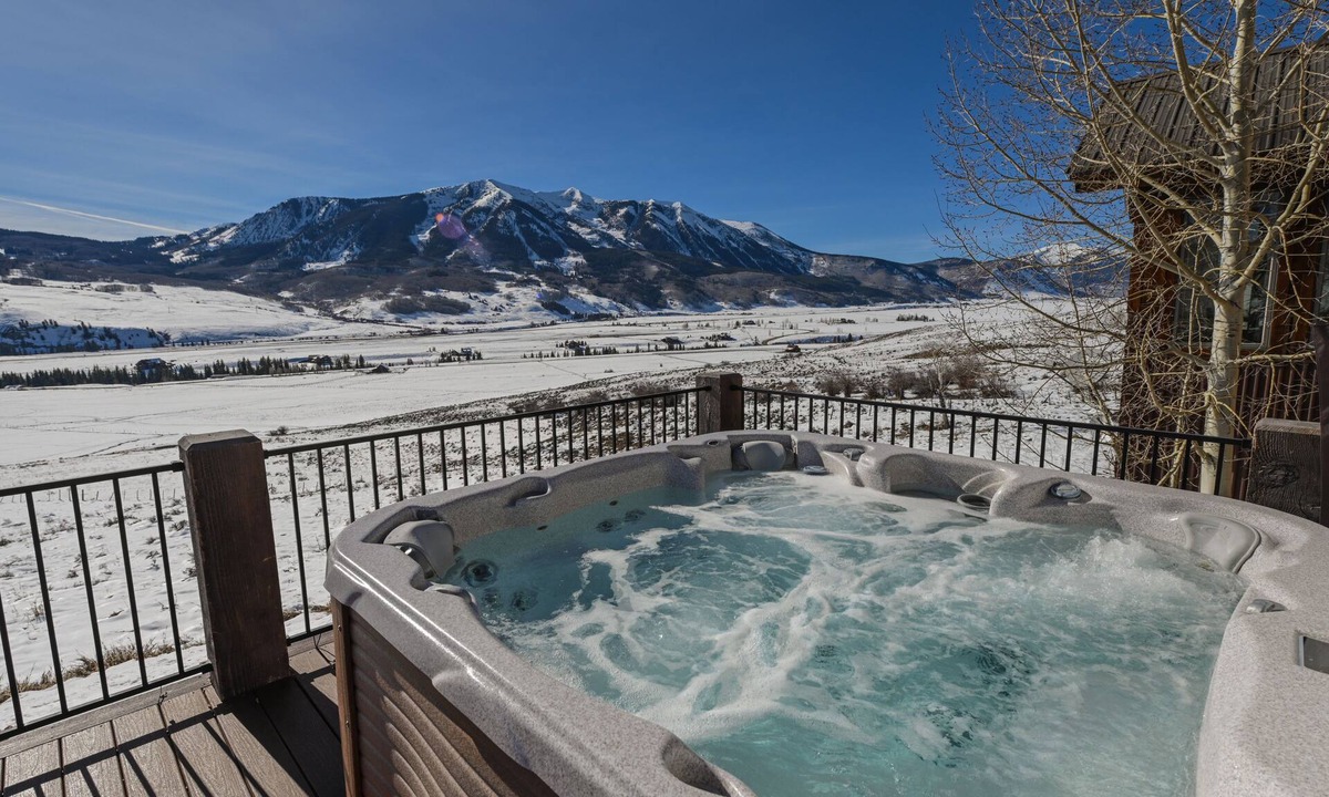 Crested Butte South House | Breathtaking 15-Acre Mountain Retreat Near Crested Butte – Hot Tub, Sleeps 16+