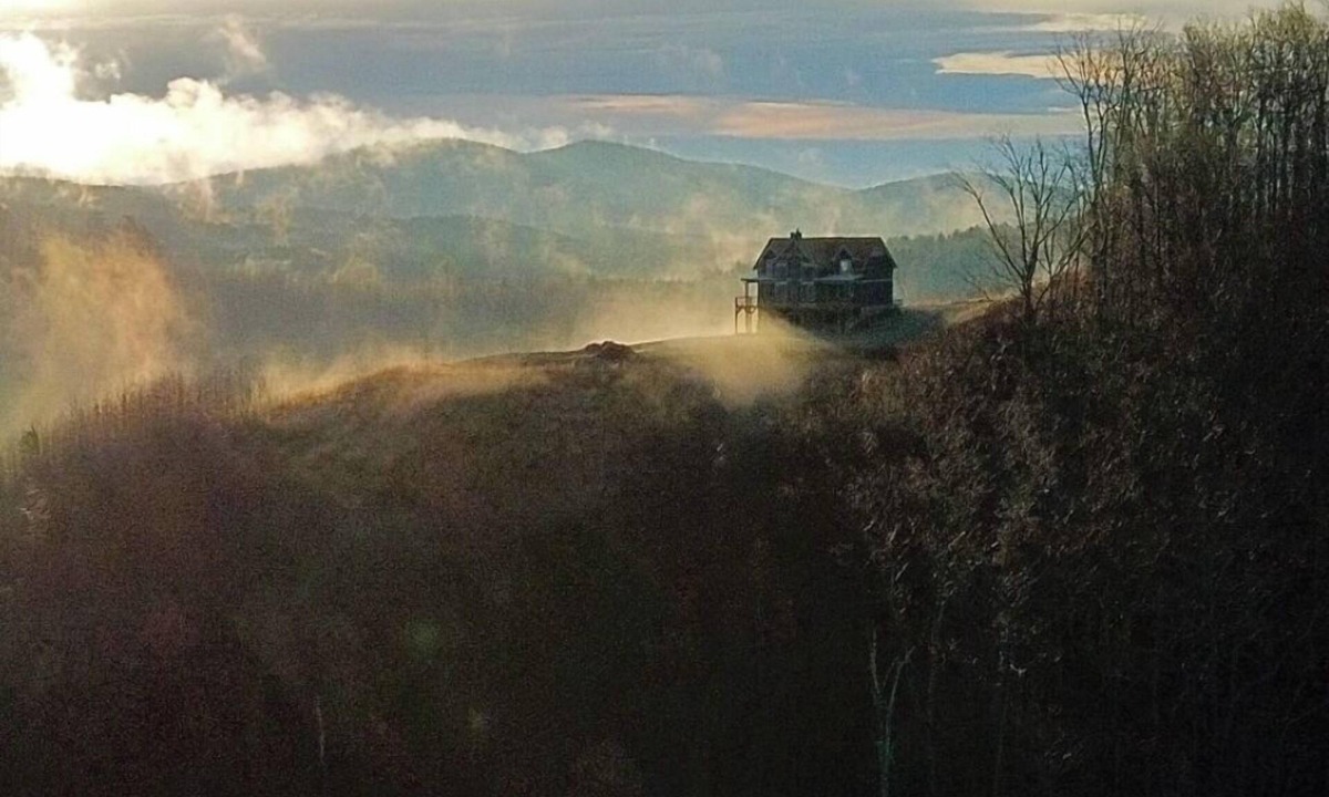 Morganton House | Breathtaking Mountain Retreat; Relax and Rejuvenate with Unmatched Scenic Beauty