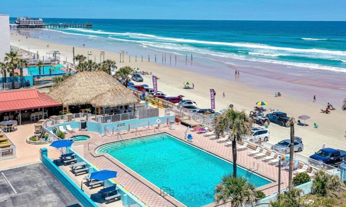Rogers Seabreeze Resort | Breathtaking Oceanview Stay Just Steps FROM EVERYTHING!