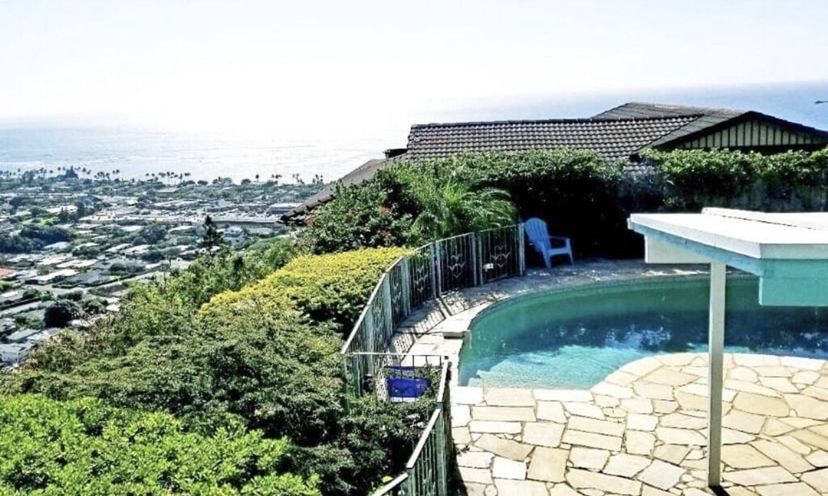 'Aina Haina House | Breathtaking Ocean View with Private Pool!