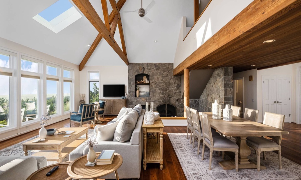 Gearhart House | Breathtaking Panoramic Ocean and Views on Gearhart Golf Links, Huge Deck, Game Room, Fire Table